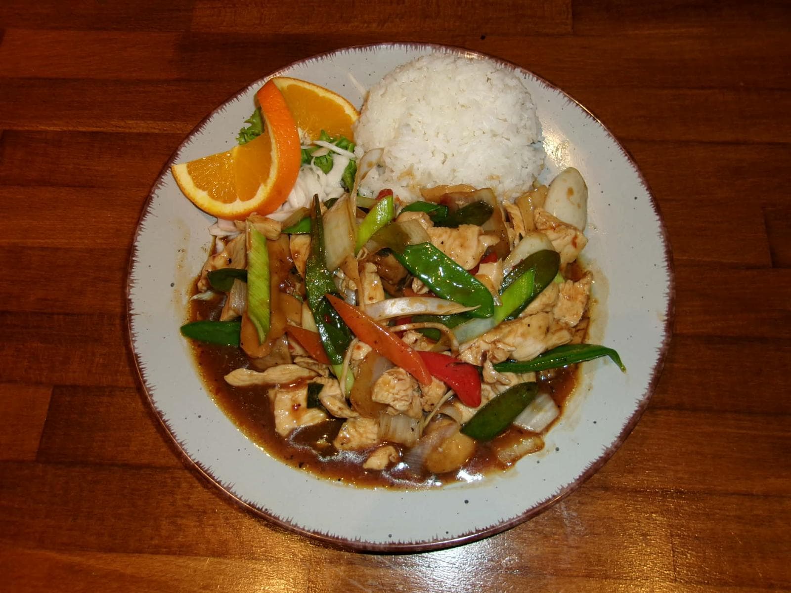 Hähnchen Wok mit Gemüse und Reis