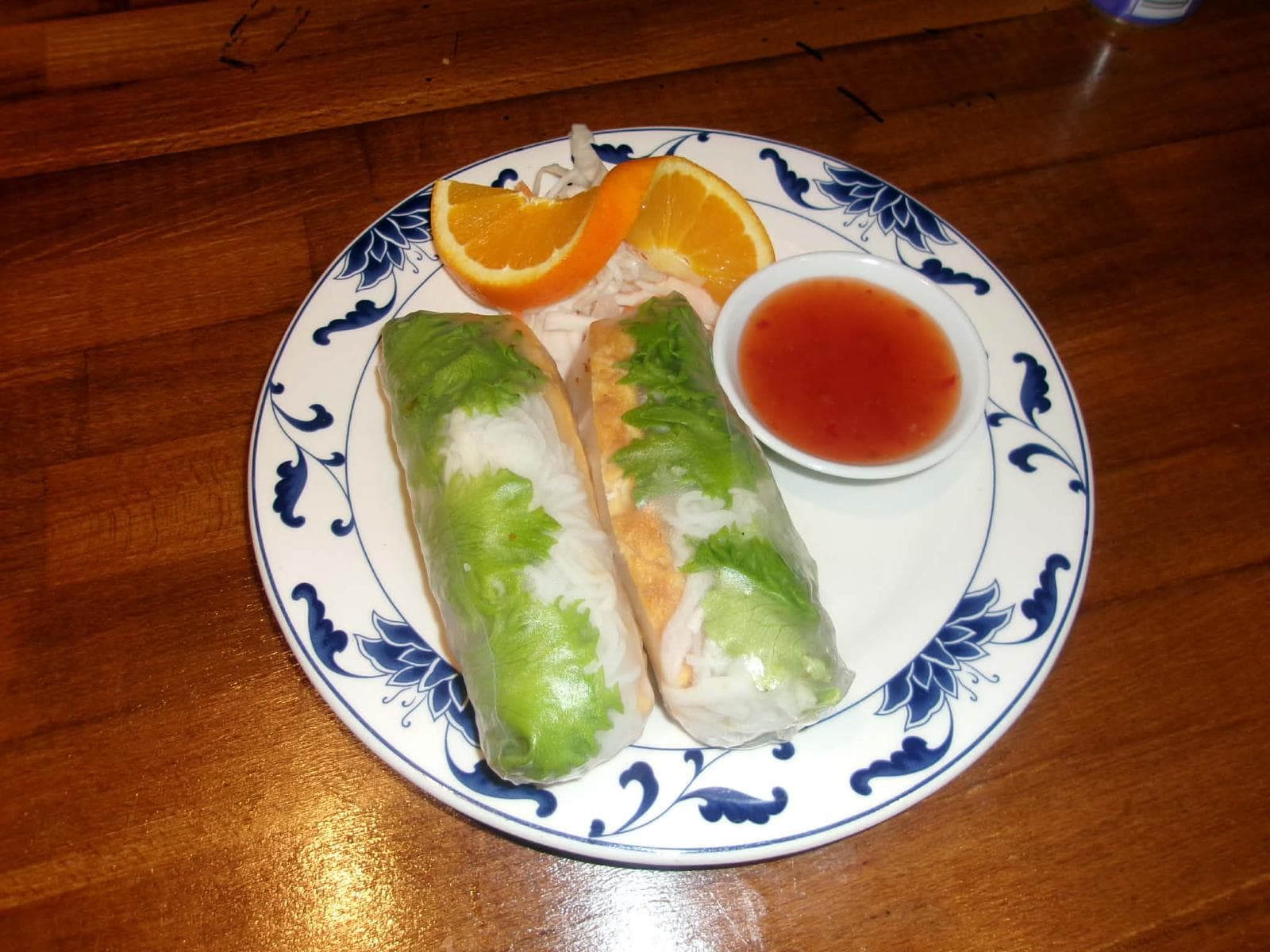 Frische Sommerrollen mit Dip