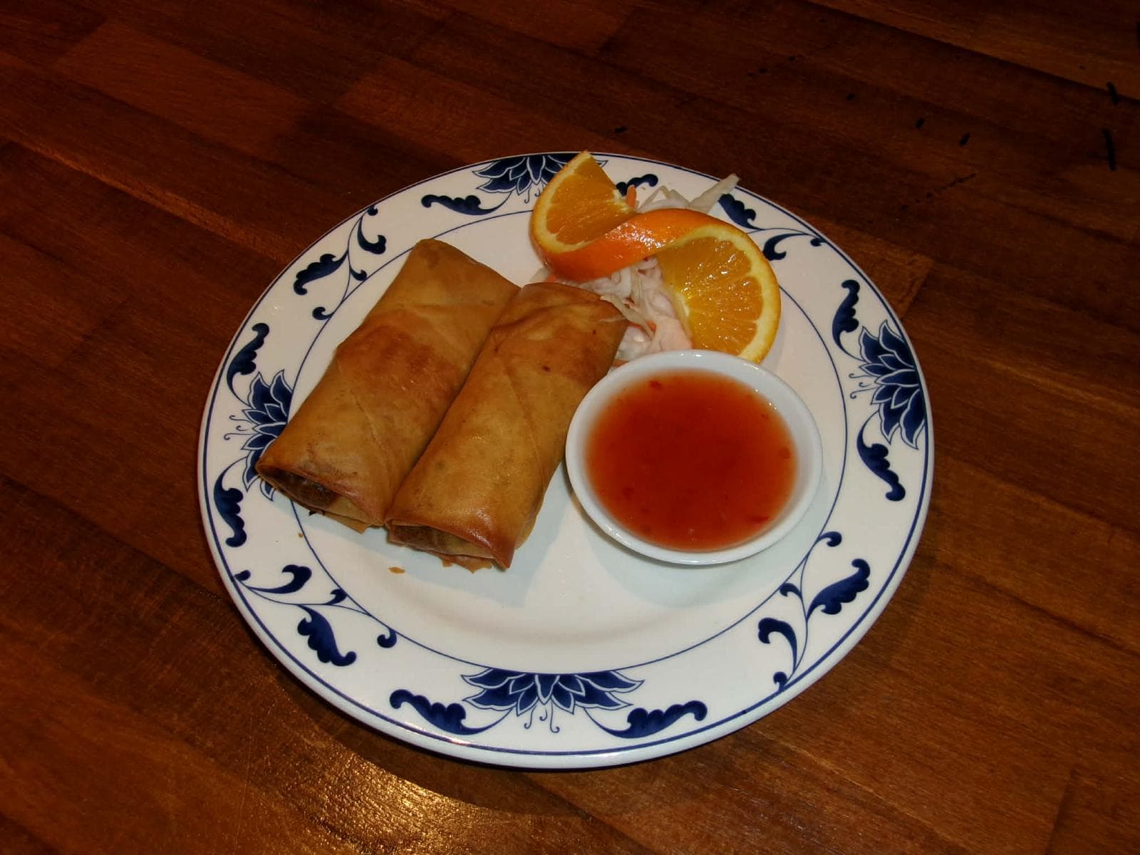 Knusprige Fruehlingsrollen mit Dip